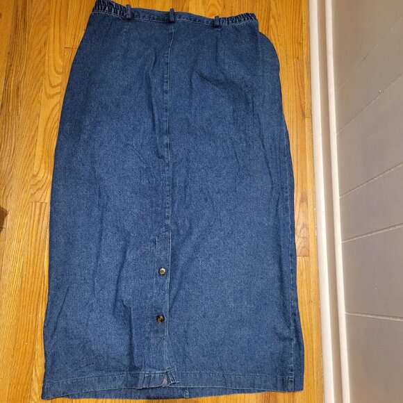 Maxi Vintage blue jean skirt with pockets and belt loops - Picture 2 of 5